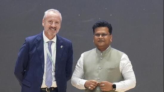 Master Nigel Fossey MBE and Pune municipal commissioner Naval Kishore Ram at the college event. Education will play a critical role in preparing young people to become responsible and active citizens who can contribute to Pune’s future, Ram said. (HT)