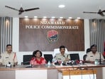నిజామాబాద్ సీపీ సమక్షంలో నక్కా సుశీలారాణి లొంగుబాటు