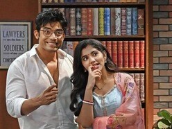 আঙুলে জ্বলজ্বল করছে আংটি, বড় খবর দিলেন অভিকা