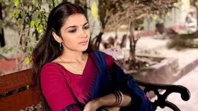 সিনেমা-সিরিজেই কাজ করতে চান এখন সাইনা চট্টোপাধ্যায়।