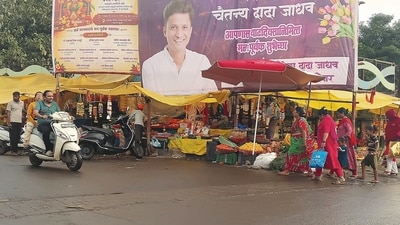 Police also reported three cases in Yerawada, involving the alleged use of public footpaths and roadside spaces for commercial use. (Mahendra Kolhe/HT) Police also reported three cases in Yerawada, involving the alleged use of public footpaths and roadside spaces for commercial use. (Mahendra Kolhe/HT)