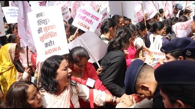 All India Democratic Women’s Association (AIDWA) members stage a protest over their various demands outside the secretariat, in Shimla on Tuesday. (Deepk Sansta/HT) All India Democratic Women’s Association (AIDWA) members stage a protest over their various demands outside the secretariat, in Shimla on Tuesday. (Deepk Sansta/HT)