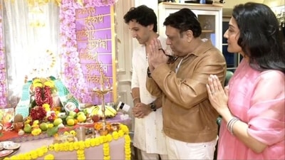 Govinda celebrated Ganesh Chaturthi with Tina Ahuja and Yashvardhan Ahuja.