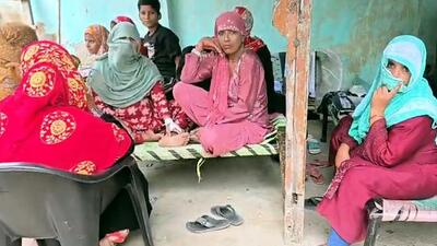 Police found chilli powder wrapped in a cloth at the scene. It was burnt to create smoke and suffocate the family, forcing them to open the door. (Sakib Ali/HT Photo) Police found chilli powder wrapped in a cloth at the scene. It was burnt to create smoke and suffocate the family, forcing them to open the door. (Sakib Ali/HT Photo)