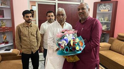 Sanjay Nishad with Mata Prasad Pandey during a meeting at the latter’s residence (Sourced) Sanjay Nishad with Mata Prasad Pandey during a meeting at the latter’s residence (Sourced)