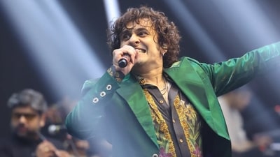 Sonu Nigam recently performed in US. Sonu Nigam recently performed in US.