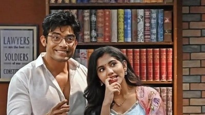 আঙুলে জ্বলজ্বল করছে আংটি, বড় খবর দিলেন অভিকা