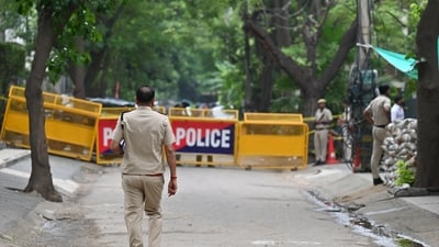 Police seized the truck after commuters alerted the control room, while the driver allegedly abandoned the vehicle with its engine running and escaped. (Hindustan Times/Representational image)