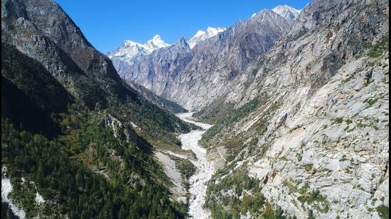 In the long-term, as glaciers shrink rapidly, freshwater sources could dry up for downstream areas. For India, that means water scarcity not just in the mountains and abutting valleys, but also in the plains. (Shutterstock)