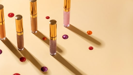 Lip gloss sticks for glossy and juicy lips