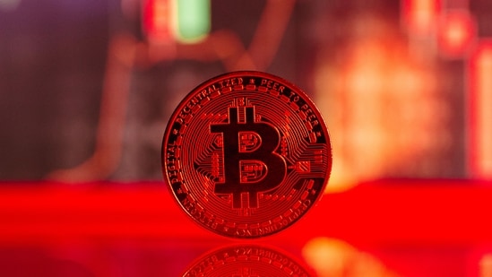 Bitcoin falls as Fed rate hike fears and the CLARITY Act vote weigh on crypto. (Pexel/Representative image)