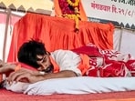 Jalna: Maratha quota activist Manoj Jarange rests on the 16th day of his indefinite fast, at Antarwali Sarati village, in Jalna district, Maharashtra, Monday, Sept. 14, 2026.
