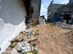 The place where the first murder took placed on Monday, 300 metres from the police outpost and behind a mall under Krishna Nagar police station, in Lucknow. (Deepak Gupta/HT Photo)