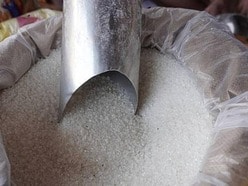 বাড়তে থাকা চিনির দাম নিয়ন্ত্রণে এবার সরাসরি বাজারে হস্তক্ষেপ করল রাজ্য সরকার।