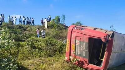ST bus with schoolchildren overturns in ghat, 7 injured