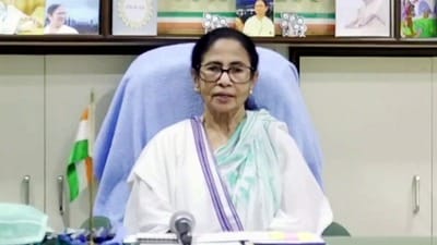 বাংলাদেশকে নিয়ে ধর্মতলার সভা থেকে পশ্চিমবঙ্গের তৎকালীন মুখ্যমন্ত্রী মমতা বন্দ্যোপাধ্যায়ের করা মন্তব্যের বিরুদ্ধে দায়ের হওয়া জনস্বার্থ মামলা খারিজ করে দিল কলকাতা হাই কোর্ট। (Mamata Banerjee social media) বাংলাদেশকে নিয়ে ধর্মতলার সভা থেকে পশ্চিমবঙ্গের তৎকালীন মুখ্যমন্ত্রী মমতা বন্দ্যোপাধ্যায়ের করা মন্তব্যের বিরুদ্ধে দায়ের হওয়া জনস্বার্থ মামলা খারিজ করে দিল কলকাতা হাই কোর্ট। (Mamata Banerjee social media)