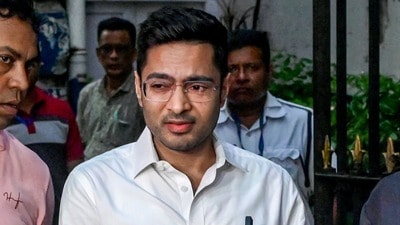 ক্যামাক স্ট্রিটের ৯ নম্বর বাড়িতে অভিষেক বন্দ্যোপাধ্যায়ের দফতর খালি করার জন্য দমকল বিভাগের দেওয়া নোটিস খারিজ করে দিল কলকাতা হাই কোর্ট। (PTI) ক্যামাক স্ট্রিটের ৯ নম্বর বাড়িতে অভিষেক বন্দ্যোপাধ্যায়ের দফতর খালি করার জন্য দমকল বিভাগের দেওয়া নোটিস খারিজ করে দিল কলকাতা হাই কোর্ট। (PTI)