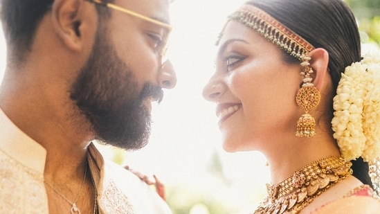 Cinematographer Nimish Ravi and actor Ahaana Krishna are now married. 