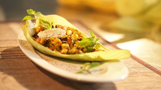 Ranveer Brar's tandoori corn chaat recipe takes approximately 30 minutes to make.