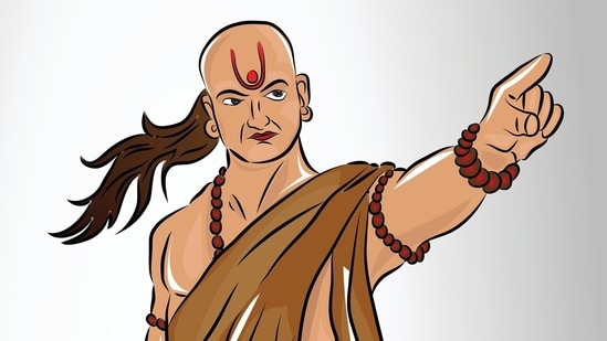 చాణక్య నీతి: ఈ లక్షణాలున్నవారిని అస్సలు నమ్మకండి.. గుప్త శత్రువులను ఇలా గుర్తించండి!