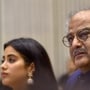శ్రీదేవి స్థలం వివాదం: బోనీ కపూర్, జాన్వీలకు సుప్రీంకోర్టు కీలక ఆదేశం