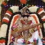 <p>హంస వాహనసేవలో శ్రీ మలయప్పస్వామివారు జ్ఞానస్వరూపుడిగా ప్రకాశిస్తారని పురాణాలు, ఐతిహ్యాలు తెలియజేస్తున్నాయి. హంస బ్రహ్మదేవుని వాహనం కాగా, అది జ్ఞానానికి ప్రతీకగా భావిస్తారు. పాలు–నీళ్లను వేరుచేసే హంస స్వభావం వివేకానికి, ఆత్మ–అనాత్మ విచక్షణకు సంకేతంగా పేర్కొంటారు.</p>