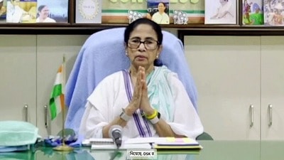নন্দীগ্রাম ও রেজিনগর বিধানসভা কেন্দ্রের উপনির্বাচন ঘিরে তৃণমূল কংগ্রেস ও জাতীয় কংগ্রেসের সম্পর্ক নিয়ে নতুন করে টানাপোড়েন তৈরি হয়েছে। (Mamata Banerjee social media)