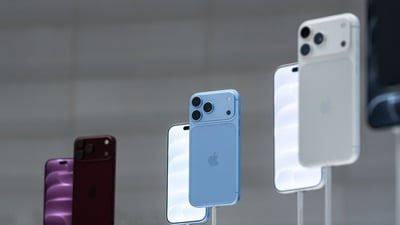 iPhone 18 Pro ও Pro Max-র চাহিদা তুঙ্গে! ভারত থেকে চাটার্ড বিমানে পাড়ি US-ইউরোপে (Bloomberg)