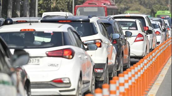 Officials said the area witnesses heavy traffic due to people travelling to the airport as well as VIP movement (HT)
