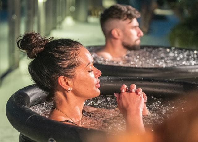 There’s no evidence that cold plunges build long-term discipline or reliably regulate your mood. (SHUTTERSTOCK)