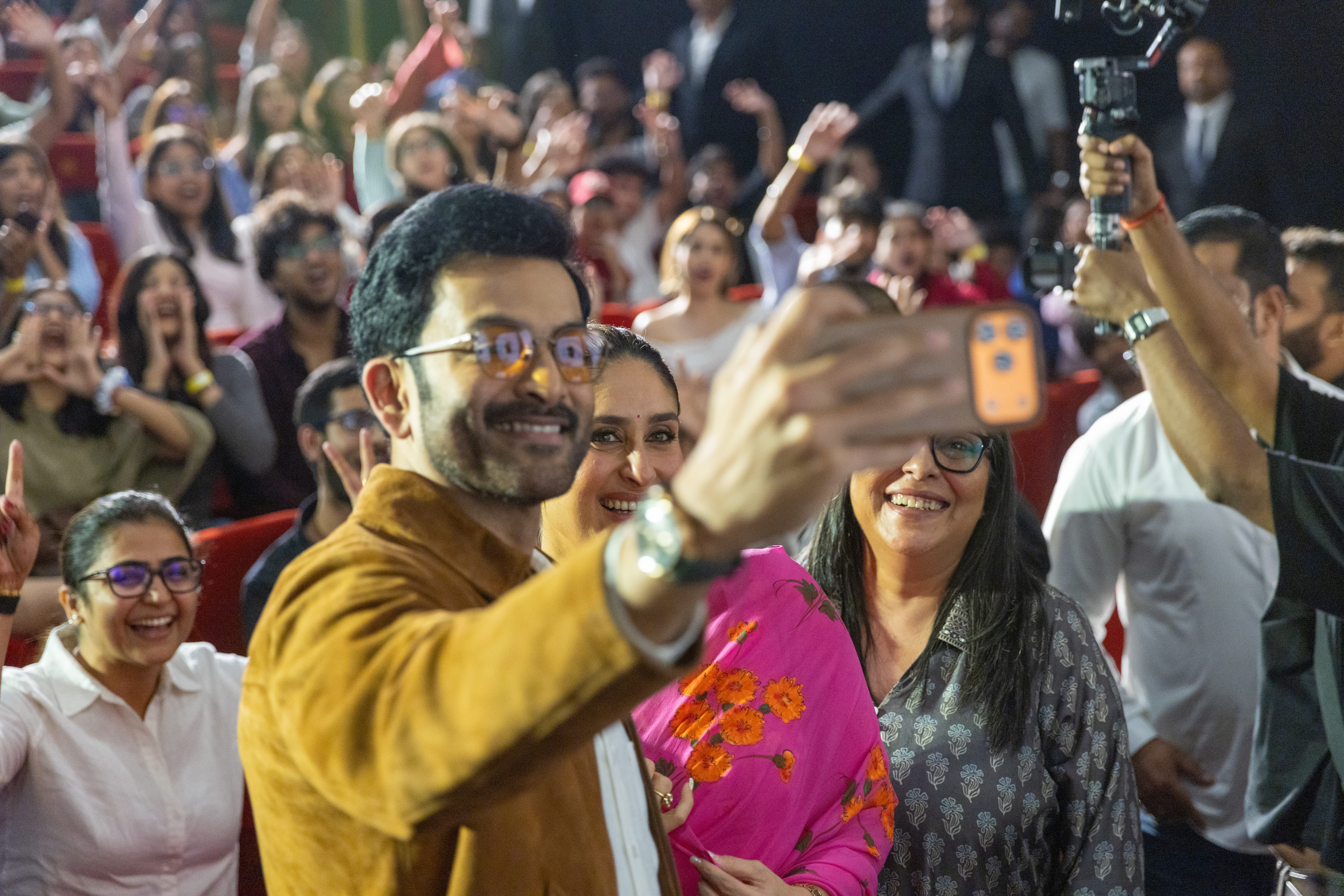 Prithviraj Sukumaran taking a selfie with actor Kareena Kapoor Khan and director Meghna Gulzar Prithviraj Sukumaran taking a selfie with actor Kareena Kapoor Khan and director Meghna Gulzar