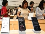 The sale of the new iPhone 18 Pro and Pro Max began at 8:00 AM on Friday for both general store purchases and pre-order deliveries.