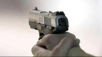 2 bike-borne assailants open fire at ASI Harjit Singh outside Bhagtanwala grain market. (HT) 2 bike-borne assailants open fire at ASI Harjit Singh outside Bhagtanwala grain market. (HT)