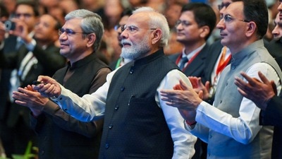 কেন্দ্রীয় মন্ত্রিসভায় সম্ভাব্য রদবদল নিয়ে জল্পনার মধ্যেই আগামী ২৩ ও ২৪ সেপ্টেম্বর প্রধানমন্ত্রী নরেন্দ্র মোদী কেন্দ্রীয় মন্ত্রীদের সঙ্গে দু’দিনের বিশেষ বৈঠকে বসতে চলেছেন। ( DPR PMO) কেন্দ্রীয় মন্ত্রিসভায় সম্ভাব্য রদবদল নিয়ে জল্পনার মধ্যেই আগামী ২৩ ও ২৪ সেপ্টেম্বর প্রধানমন্ত্রী নরেন্দ্র মোদী কেন্দ্রীয় মন্ত্রীদের সঙ্গে দু’দিনের বিশেষ বৈঠকে বসতে চলেছেন। ( DPR PMO)
