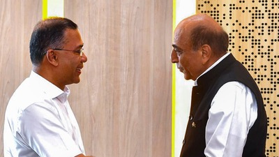 বাংলাদেশের প্রধানমন্ত্রী তারেক রহমানের সম্ভাব্য ভারত সফর নিয়ে ঢাকা ও নয়াদিল্লির মধ্যে সরকারি পর্যায়ের আলোচনা ফের শুরু হয়েছে। (@ihcdhaka) বাংলাদেশের প্রধানমন্ত্রী তারেক রহমানের সম্ভাব্য ভারত সফর নিয়ে ঢাকা ও নয়াদিল্লির মধ্যে সরকারি পর্যায়ের আলোচনা ফের শুরু হয়েছে। (@ihcdhaka)