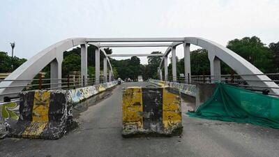 Pending issues over approach road and rotary delay commissioning of bridge beside Katai Wala Pul. (Deepak Gupta/HT) Pending issues over approach road and rotary delay commissioning of bridge beside Katai Wala Pul. (Deepak Gupta/HT)
