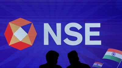 FILE PHOTO: People talk inside the National Stock Exchange (NSE) in Mumbai, India, August 14, 2025. REUTERS/Francis Mascarenhas/File Photo (REUTERS)