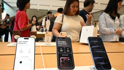 The sale of the new iPhone 18 Pro and Pro Max began at 8:00 AM on Friday for both general store purchases and pre-order deliveries. (AFP/ Representative) The sale of the new iPhone 18 Pro and Pro Max began at 8:00 AM on Friday for both general store purchases and pre-order deliveries. (AFP/ Representative)