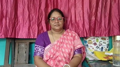 নন্দীগ্রামের লড়াই থেকে সরে দাঁড়ালেন মমতা বন্দ্যোপাধ্যায়ের প্রার্থী সঞ্চিতা প্রধান দে (সৌজন্যে এক্স ) নন্দীগ্রামের লড়াই থেকে সরে দাঁড়ালেন মমতা বন্দ্যোপাধ্যায়ের প্রার্থী সঞ্চিতা প্রধান দে (সৌজন্যে এক্স )