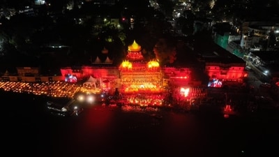 33.27 lakh lamps lit simultaneously in Ujjain, celebrated by thousands, signaling the launch of the ‘Seva-Sankalp Abhiyan’ initiative.