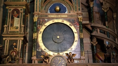 A representative image of a zodiac clock. (Pexels)
