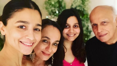 Soni Razdan with Mahesh Bhatt and their daughters Alia and Shaheen. Soni Razdan with Mahesh Bhatt and their daughters Alia and Shaheen.