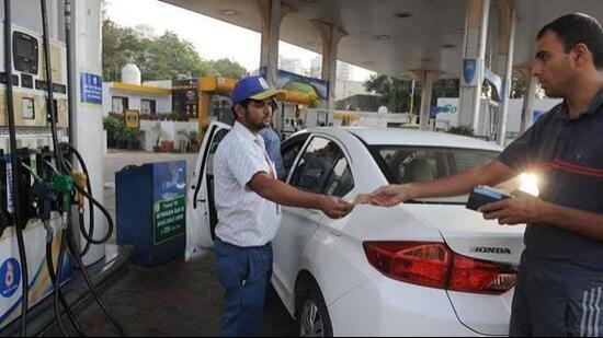 The association has urged immediate intervention from both central ministries to safeguard the fuel retail sector and ensure the continuation of zero-MDR provisions. (HT)