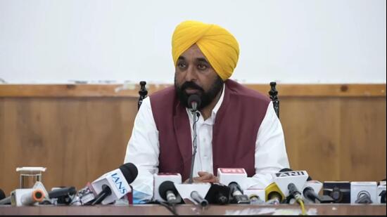 The breakthrough came during an hour-long meeting between chief minister Bhagwant Mann, cabinet ministers Aman Arora and Baljit Kaur, and 12 representatives of the Sanjha Mulazim Manch (Joint Employees Forum) on Friday. (File photo)