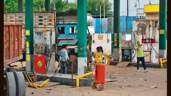 The move will strengthen Pune’s compressed natural gas (CNG) and piped natural gas (PNG) supply network. (FILE)