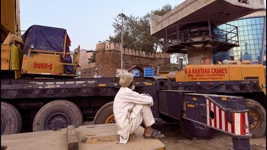 The weekly “This way to” series usually visits an old Old Delhi street or place, asks how it got its name, and watches how people live in it today. For the first time, its subject is so new that it is still being built. (HT Photo)