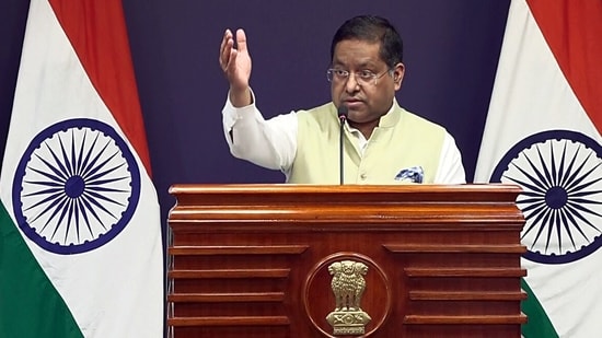 File image: MEA Spokesperson Randhir Jaiswal addresses a bi-weekly media briefing, in New Delhi (ANI Video Grab)
