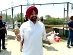 BJP leader and former Union minister Ravneet Singh Bittu protesting outside Punjab Agricultural University (PAU) on Saturday as chief minister Bhagwant Mann’s convoy was passing through.