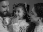 Dua in the maternity shoot with Ranveer Singh and Deepika Padukone.