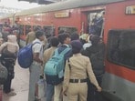 పండగల వేళ ప్రత్యేక రైళ్లు
